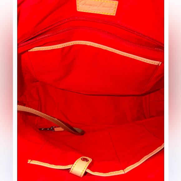 Dooney & Bourke Navy and White Chevron Tote nwot - Picture 4 of 4